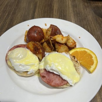 Famous Toastery - classic eggs benedict - Breakfast & Brunch Near Me - Charlotte, North Carolina Famous Toastery - classic eggs benedict - Breakfast & Brunch Near Me - Charlotte, North Carolina