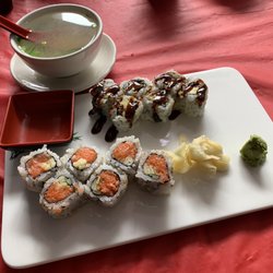 1 Fish 2 Fish - Spicy salmon and Eel Avocado roll, came with Miso soup.