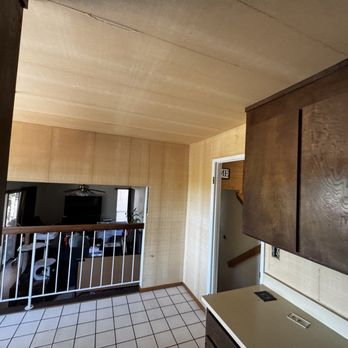 Ez Peezy Handyman Services - Walls with removed wallpaper - Electricians Near Me Ez Peezy Handyman Services - Walls with removed wallpaper - Electricians Near Me