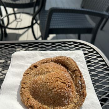 Iris Eats Maine - Molasses cookie - Bakeries Near Me - Harpswell, Maine