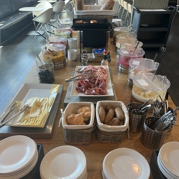 ERSTE Premier Lounge - sandwich and salad bar - Lounges Near Me - Prague, Puerto Rico