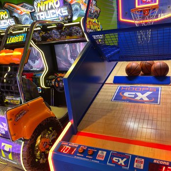Cicis Pizza - a basketball game and arcade machines - Pizza Near Me - Clarksville, Tennessee