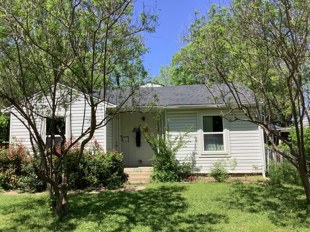 Slide of Metro Roofing