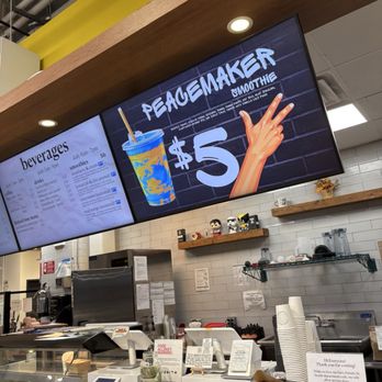 Jubilee Marketplace - smoothie area - Grocery Near Me - Brooklyn, New York