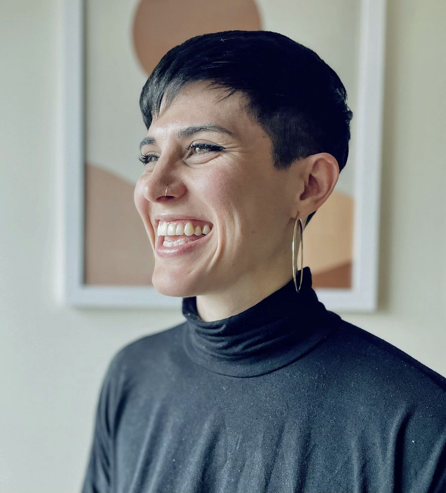 SHARP CLIPS - Updated May 2025 - 26 Photos & 54 Reviews - 711 E ...