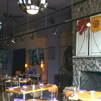 Mona Lisa's - pretty dining room at Mona Lisa's - Italian Near Me - Eau Claire, Wisconsin Mona Lisa's - pretty dining room at Mona Lisa's - Italian Near Me - Eau Claire, Wisconsin