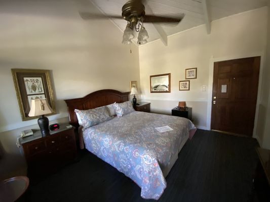 Narrow Gauge Inn by null