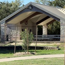 John Crompton Park - Covered picnic area