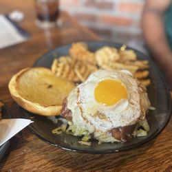 Walk-On's Sports Bistreaux - New Orleans - Hangover Burger