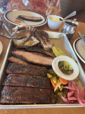 Pizzitola’s Heritage BBQ by null