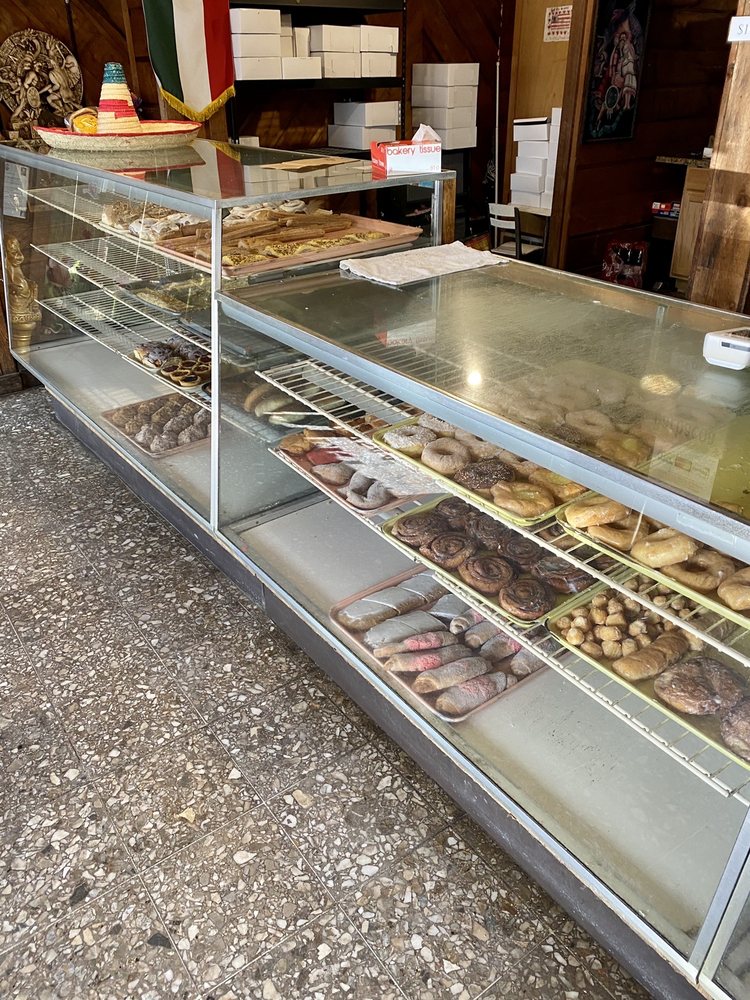 EL PASTEL BAKERY Updated September 2024 11 Reviews 517 N 7th St