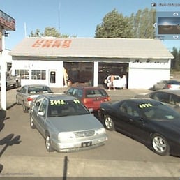 Not great photo, but Reno's Auto Glass is basically on the left side of the building. From Google Earth Street View