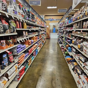 PetSmart - Inside the store - Pet Groomers Near Me - Northridge, California PetSmart - Inside the store - Pet Groomers Near Me - Northridge, California