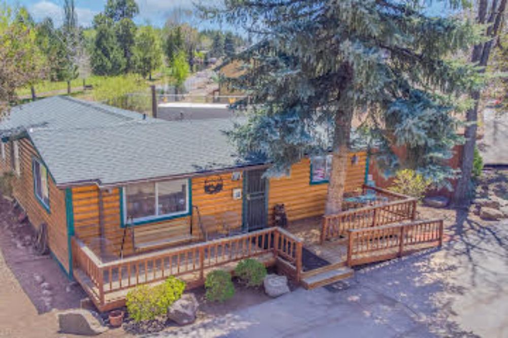 PINEWOOD RE/MAX FINE PROPERTIES Updated September 2024 15 W