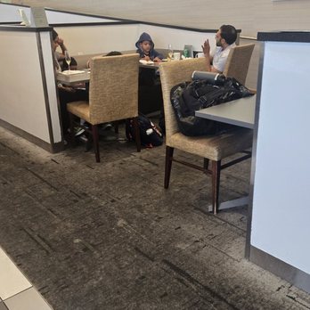 The Club BWI - Feels like in an office! - Airport Lounges Near Me - Baltimore, Maryland The Club BWI - Feels like in an office! - Airport Lounges Near Me - Baltimore, Maryland