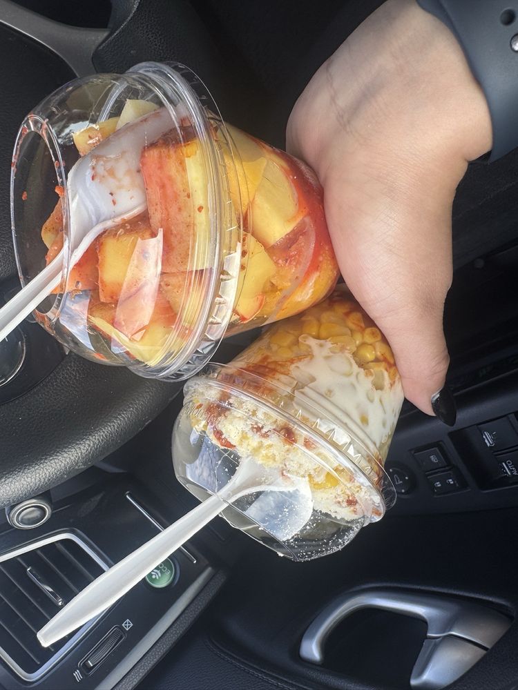 La Guera Jugos & Bionicos Logo