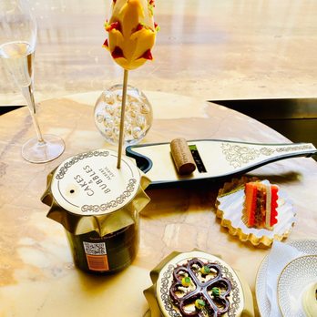 Cakes And Bubbles - Afternoon cake tasting for 1! - Desserts Near Me - London, XGL Cakes And Bubbles - Afternoon cake tasting for 1! - Desserts Near Me - London, XGL