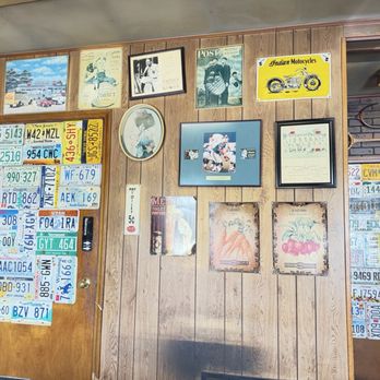 Roy's Hickory Pit BBQ - Decor - Barbeque Near Me - Hutchinson, Kansas Roy's Hickory Pit BBQ - Decor - Barbeque Near Me - Hutchinson, Kansas