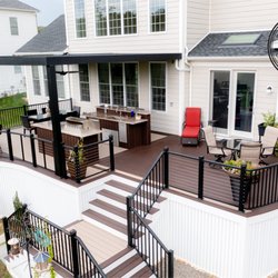 Barrett Outdoors - Curved Trex Deck