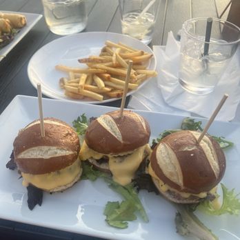 Wiley's Grill - Sliders and fries - American Near Me - Flossmoor, Illinois
