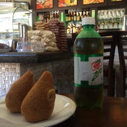 Lanchonete Rainha Do Sumaré - Coxinhas e guarana