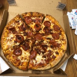 Pepperoni and bacon pizza Pepperoni and bacon pizza