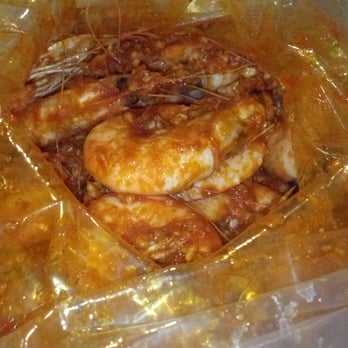 Boat House - Peel & eat shrimp w/house seasoning mild pretty darn amazing comparable to boiling crab $10.99lb worth it plump & juicy shrimp - Cajun/Creole Near Me - Alhambra, California