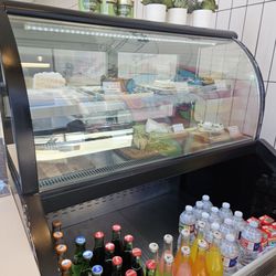 Dessert case