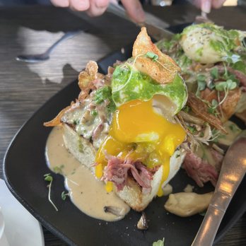 Le Passé Composé - "Rural" Eggs (with braised pork) - Breakfast & Brunch Near Me - Montreal, Quebec Le Passé Composé - "Rural" Eggs (with braised pork) - Breakfast & Brunch Near Me - Montreal, Quebec