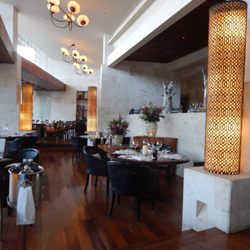 Casa Del Lago - Restaurant interior