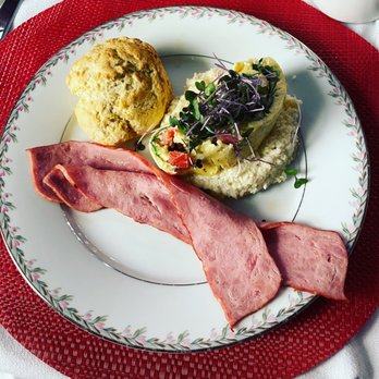 Azalea Inn and Villas - Gourmet and delicious breakfast - Bed & Breakfast Near Me - Savannah, Georgia Azalea Inn and Villas - Gourmet and delicious breakfast - Bed & Breakfast Near Me - Savannah, Georgia