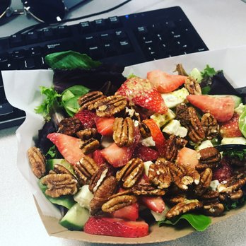 MOMO Gastrotruck - Strawberry salad - Food Trucks Near Me MOMO Gastrotruck - Strawberry salad - Food Trucks Near Me