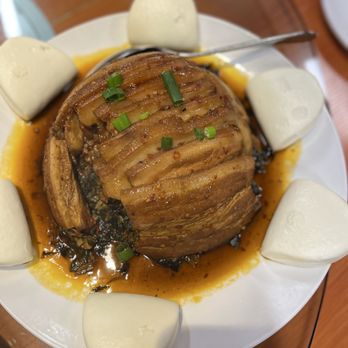 Tasty House - Pork belly with preserved veggies and steam bun - Szechuan Near Me - Bellevue, Washington