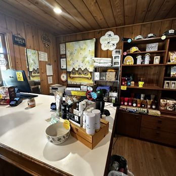 The Valley Hive - Front desk counter - Honey Near Me - Chatsworth, California