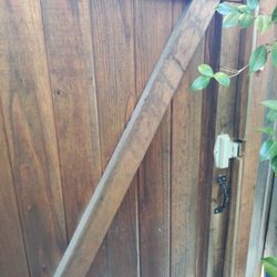 Roland the Handyman - This gate needs to be adjusted