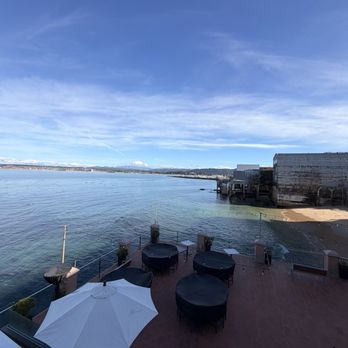 Schooners Monterey - Pretty views above the restaurant - Seafood Near Me - Monterey, California Schooners Monterey - Pretty views above the restaurant - Seafood Near Me - Monterey, California