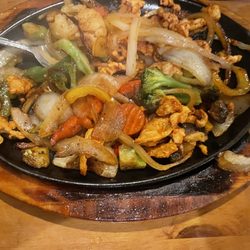 Los Cabos Mexican Restaurant - Germantown - Chicken fajitas, added, veggies Bernie