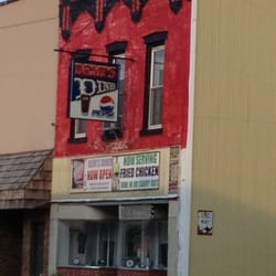 Demi's Diner - View from the road