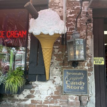 River Street Sweets - Desserts Near Me - Savannah, Georgia River Street Sweets - Desserts Near Me - Savannah, Georgia