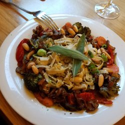 Stübers Restaurant - Vegetarian noodles - seemingly Japanese-style. Not recommended.