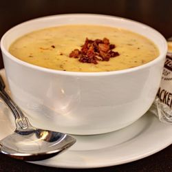 FishOn Bistro - Clam chowder