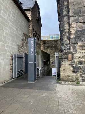 Porta Nigra by null