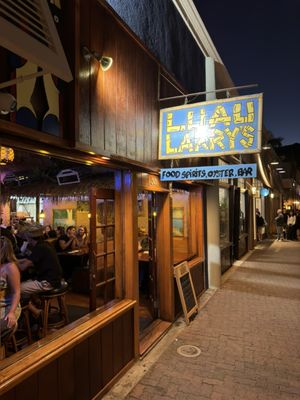 Luau Larry's by null