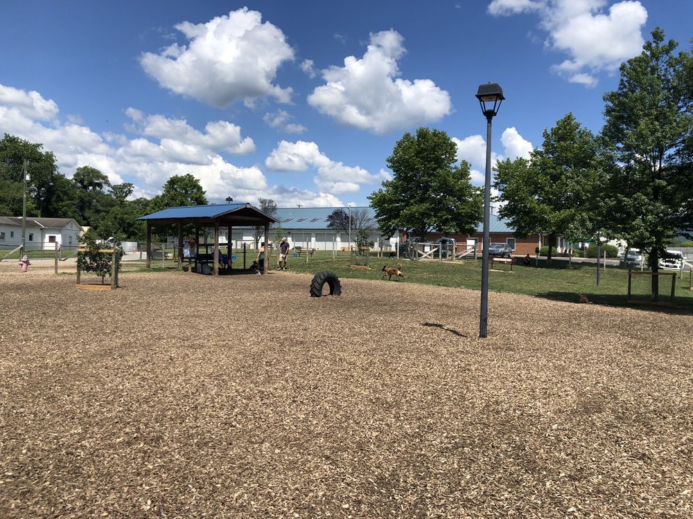 SALEM ROTARY DOG PARK Updated June 2024 1301 Indiana St, Salem, Virginia Dog Parks Phone