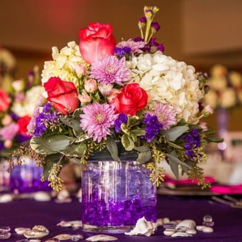 Barliz Flowers - Centerpieces - Florists Near Me - Chula Vista, California
