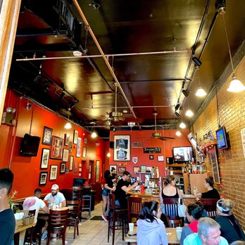 Little b's - people sitting at tables in a restaurant - Burgers Near Me - Tarrytown, New York Little b's - people sitting at tables in a restaurant - Burgers Near Me - Tarrytown, New York