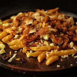 Chicken N' Dough Express - Wings Poutine