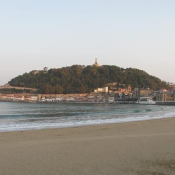 Playa de la Concha - Beaches Near Me - Donostia / San Sebastián, SS