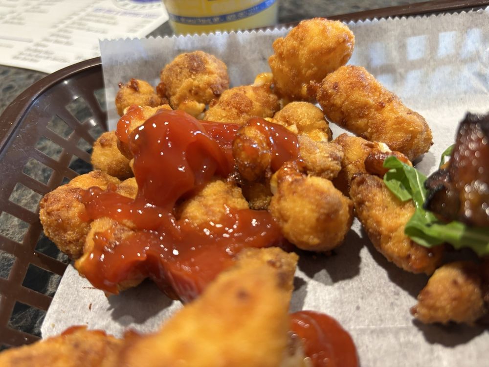 Cow Tippers Pub & Eatery Logo