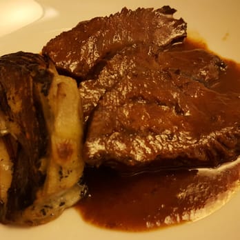 Petit Pau - Carrillera de ternera con patata trufada - Catalan Near Me - Barcelona, B